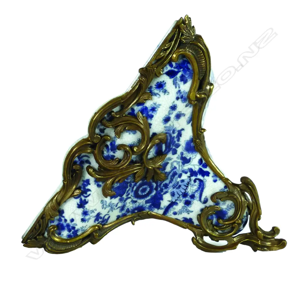 A pair of German porcelain wall sconces Image 1++