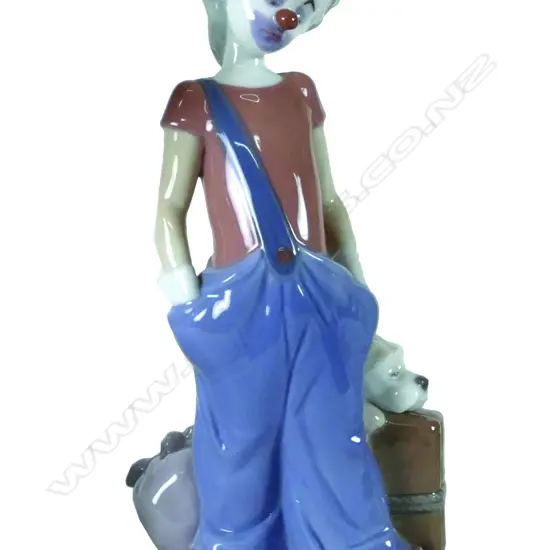A boxed Lladro figurine