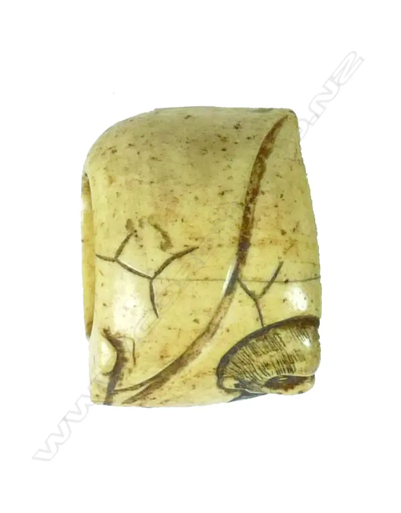 An old bone netsuke Image 1++