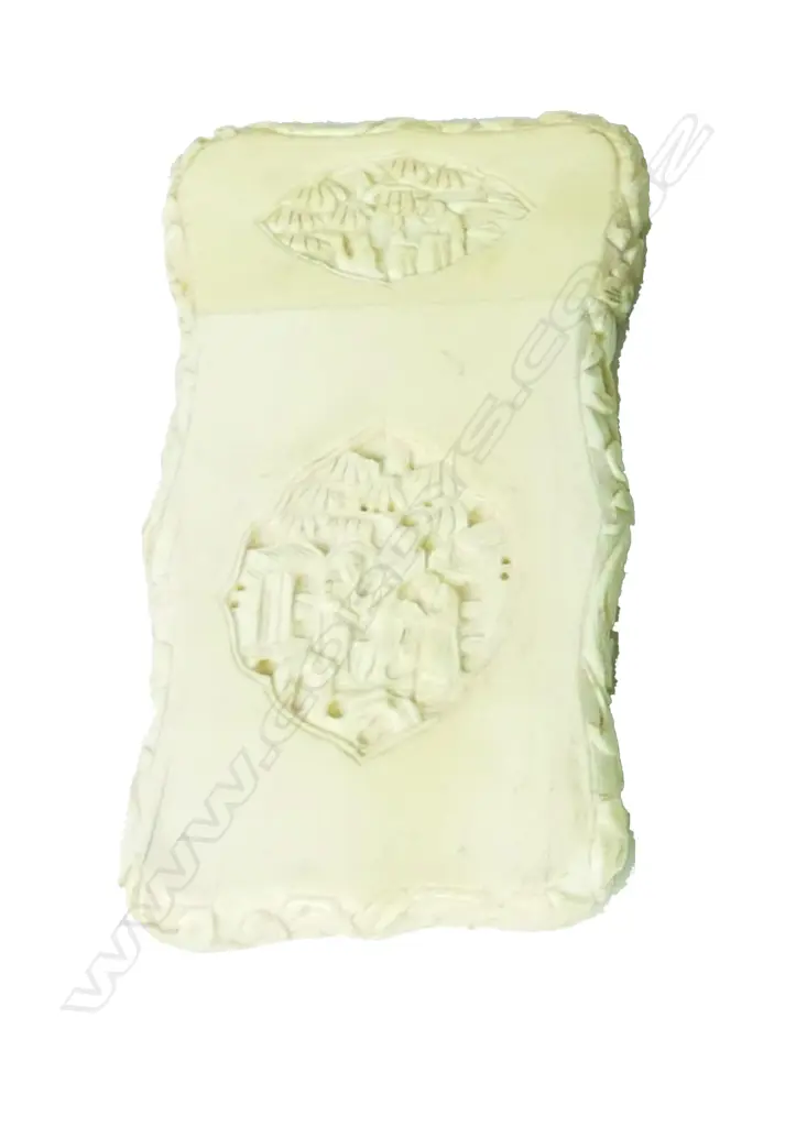 A c.1900 Chinese carved ivory card case Image 1++