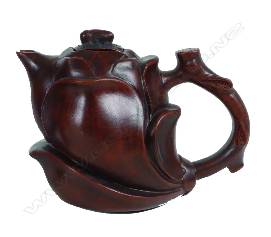 A Chinese Yixing cabbage form red-ware teapot Image 1++