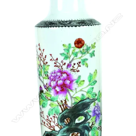 A Chinese porcelain rouleau vase