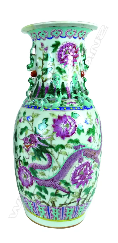 A Chinese famille rose vase Image 1++