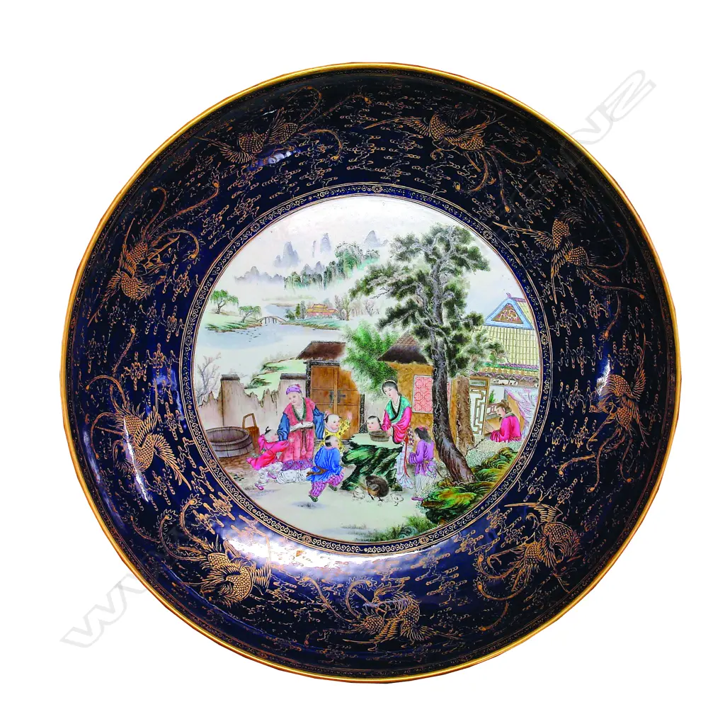 A massive Chinese porcelain shallow bowl Image 1++