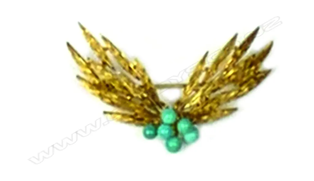 A 14ct. gold and turquoise brooch Image 1++