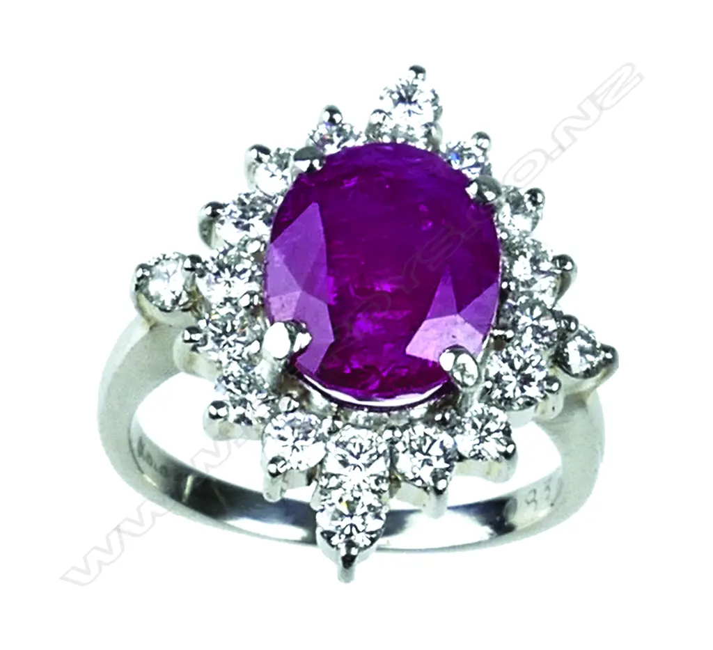A vintage ladys' platinum ruby and diamond cluster ring Image 1++