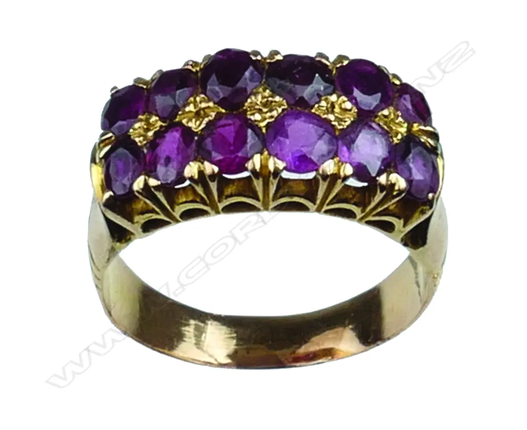 A vintage lady's 14ct. yellow gold and ruby cluster ring Image 1++