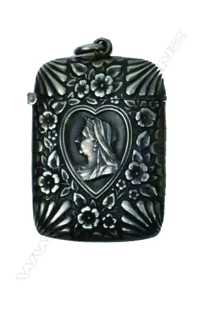 A silver vesta case embossed with a portrait of Queen Victoria Image 1++