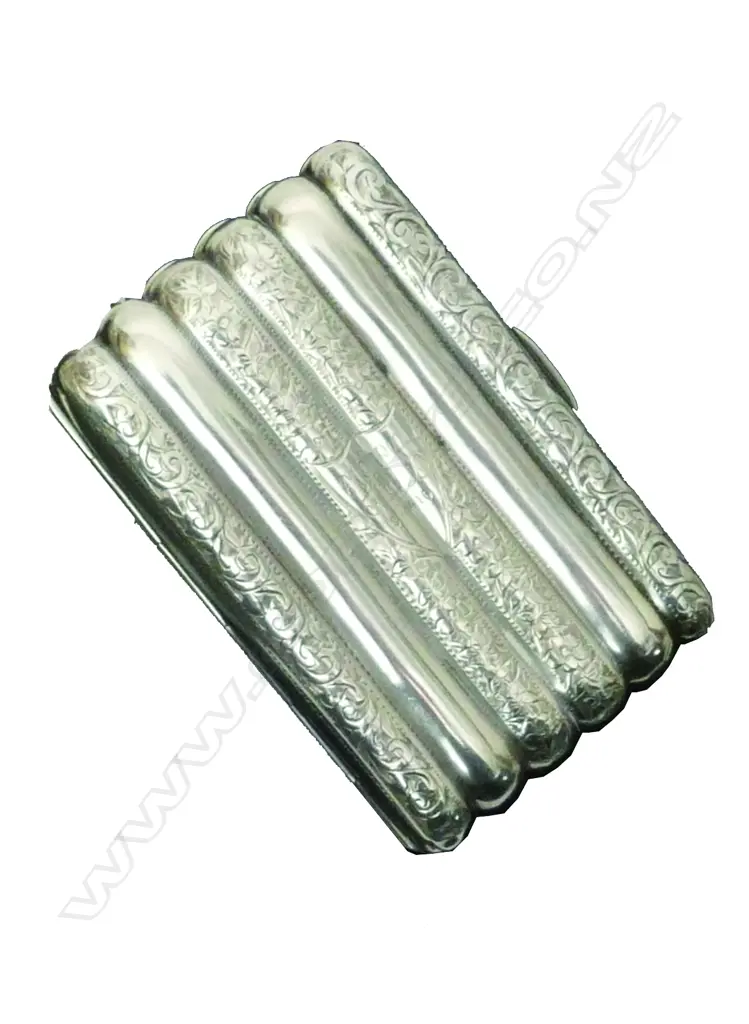 An Edwardian silver cigarette case Image 1++