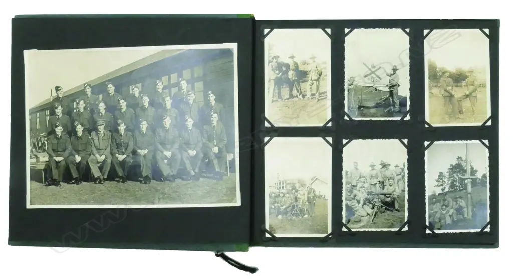 A collection of mainly military ephemera Image 1++