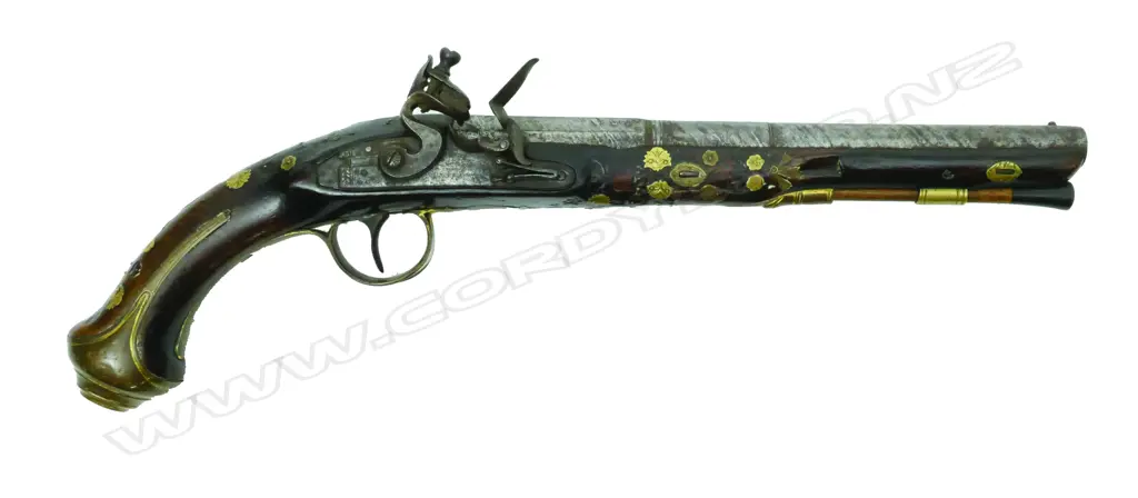 An antique 16 bore flintlock pistol Image 1++
