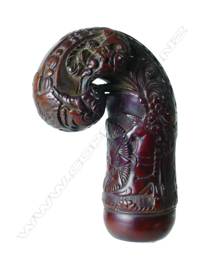 A quality finely carved 19thC kriss handle Image 1++