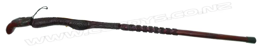 An early 20thC quality Maori carved walking stick Image 1++
