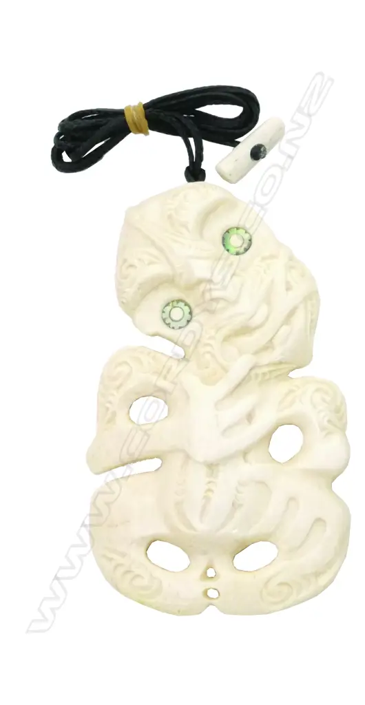 Charlie Wilson carved whale bone hei tiki Image 1++