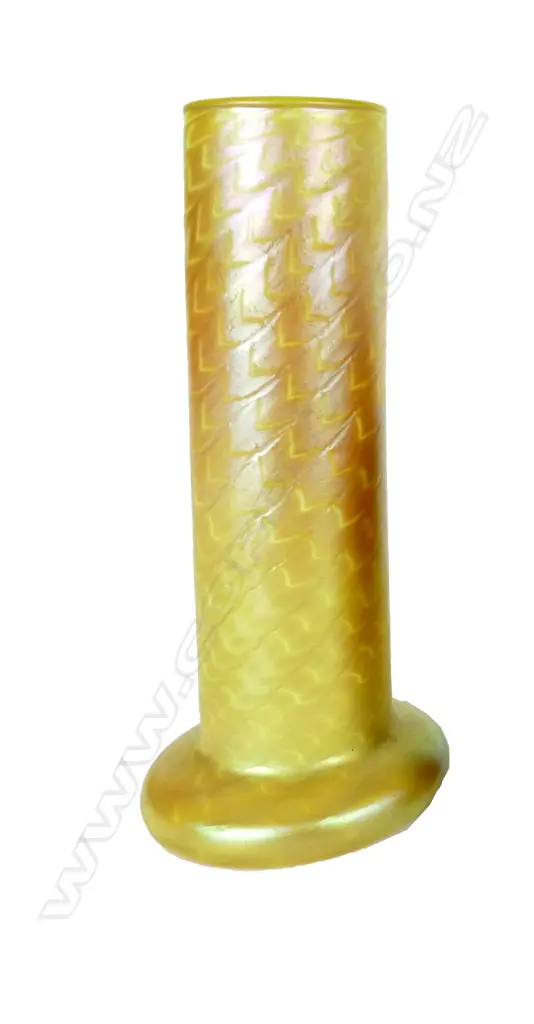 A Loetz style vase Image 1++