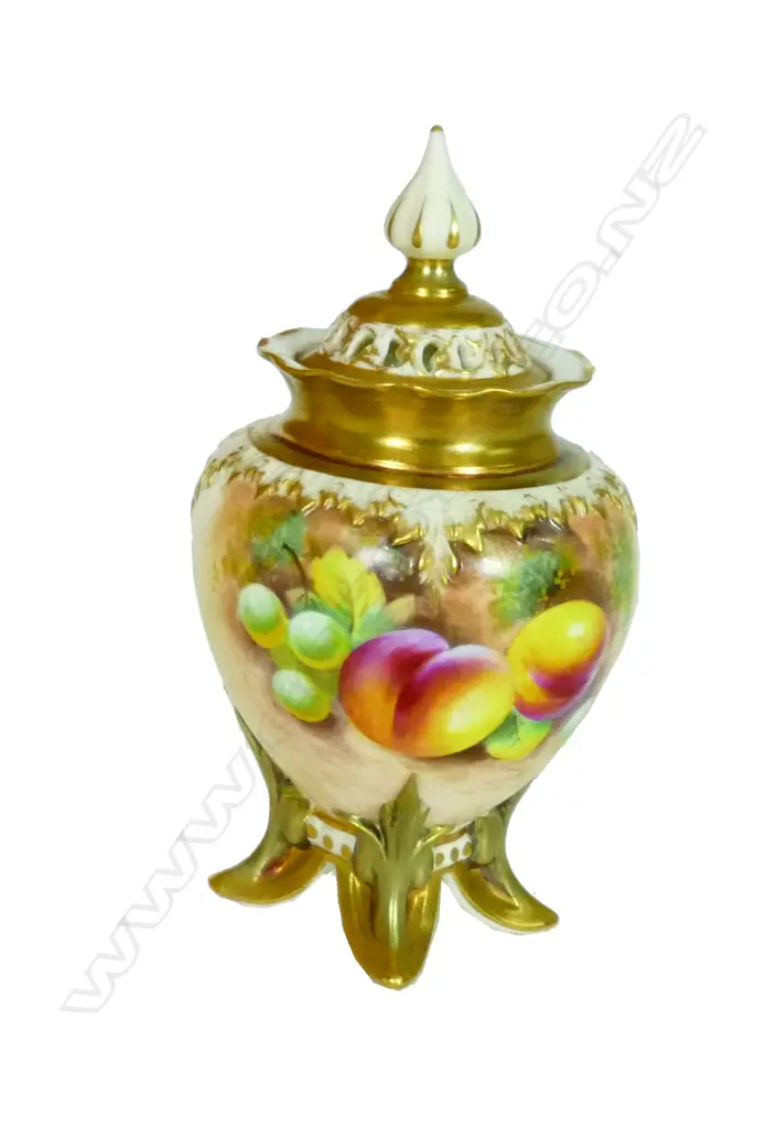 A Royal Worcester potpourri vase Image 1++