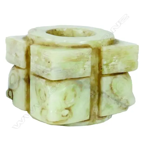 An archaic style jade kong