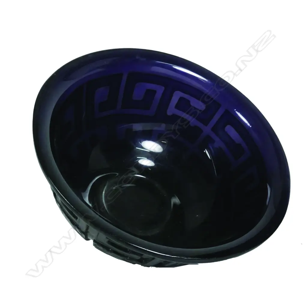 A Chinese Peking glass bowl Image 1++