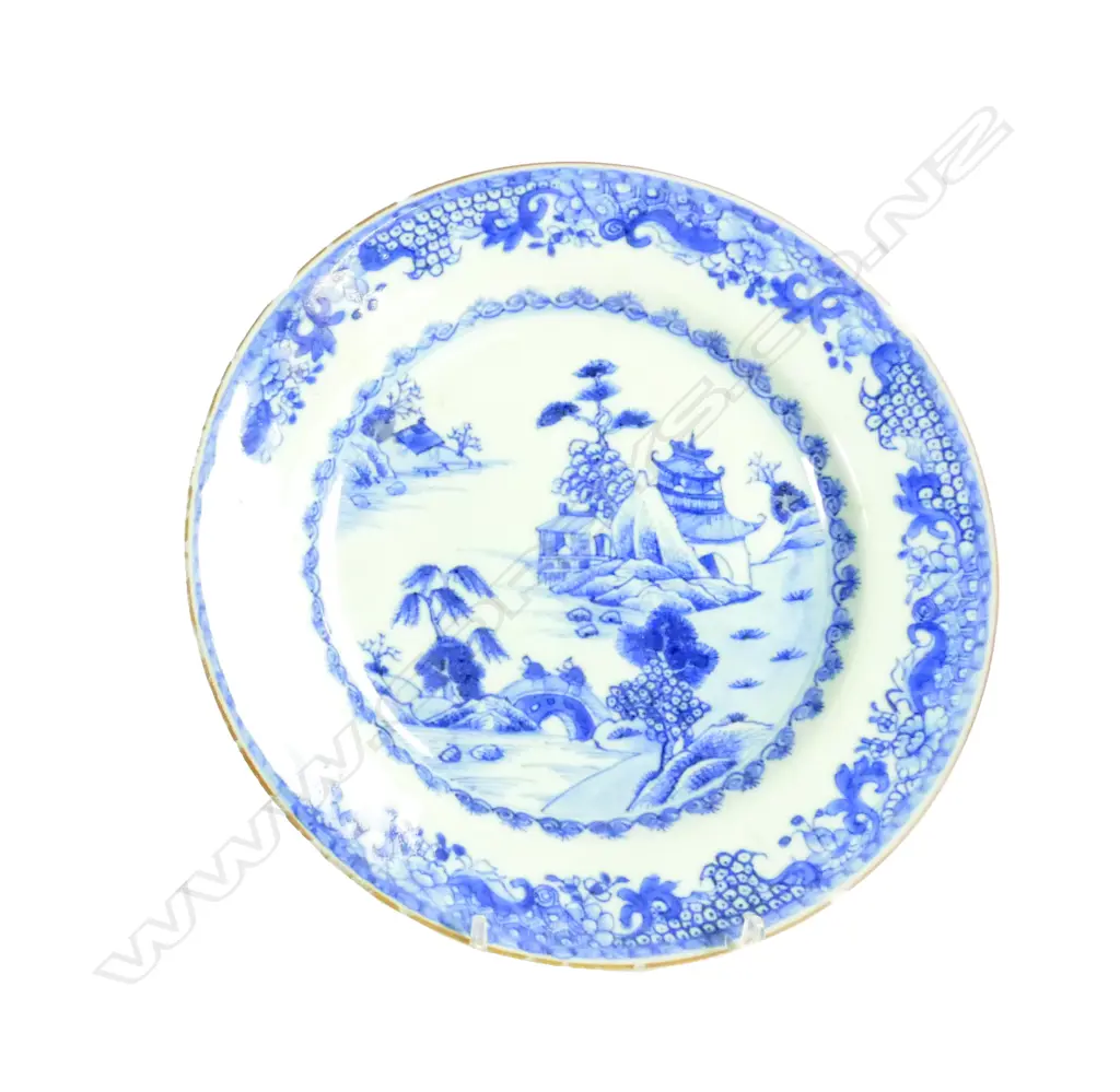 Two 18/19thC Chinese export porcelain blue and white plates Image 1++
