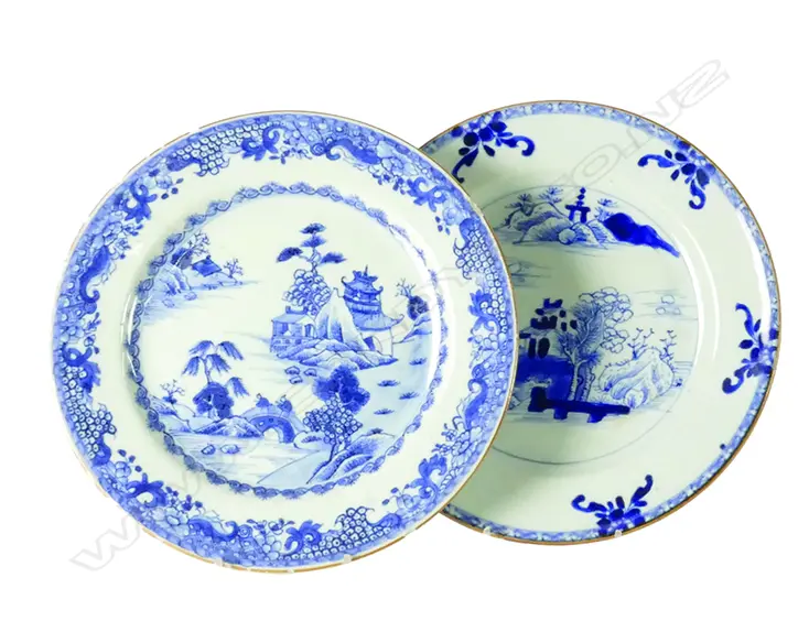 Two 18/19thC Chinese export porcelain blue and white plates Image 1++