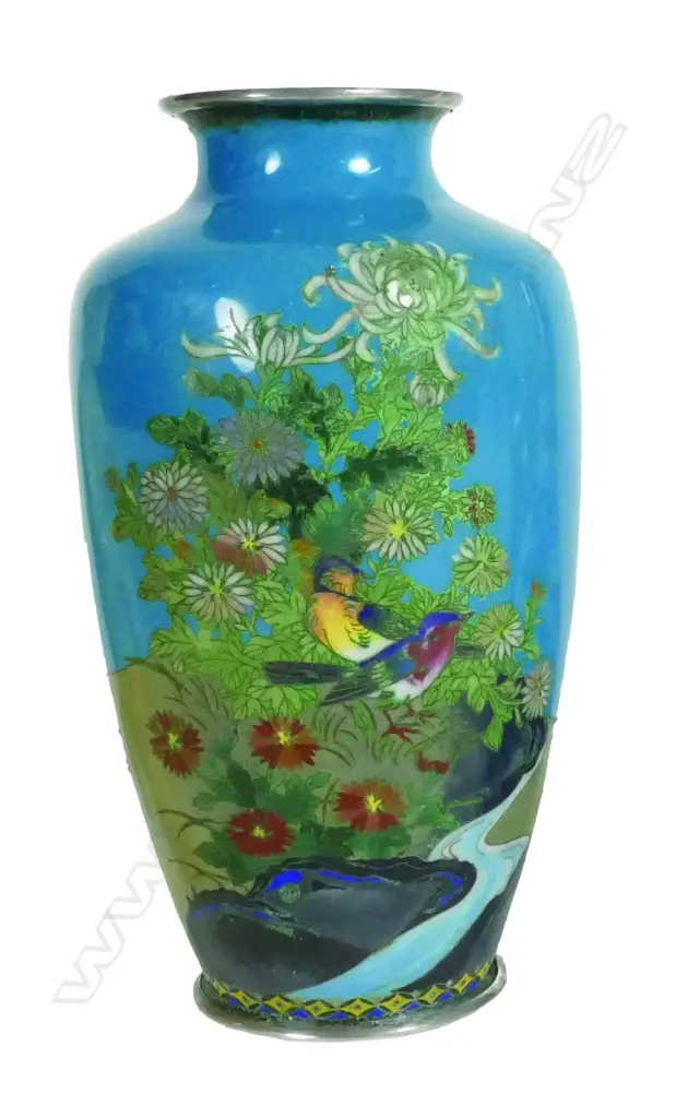A cloisonne vase Image 1++