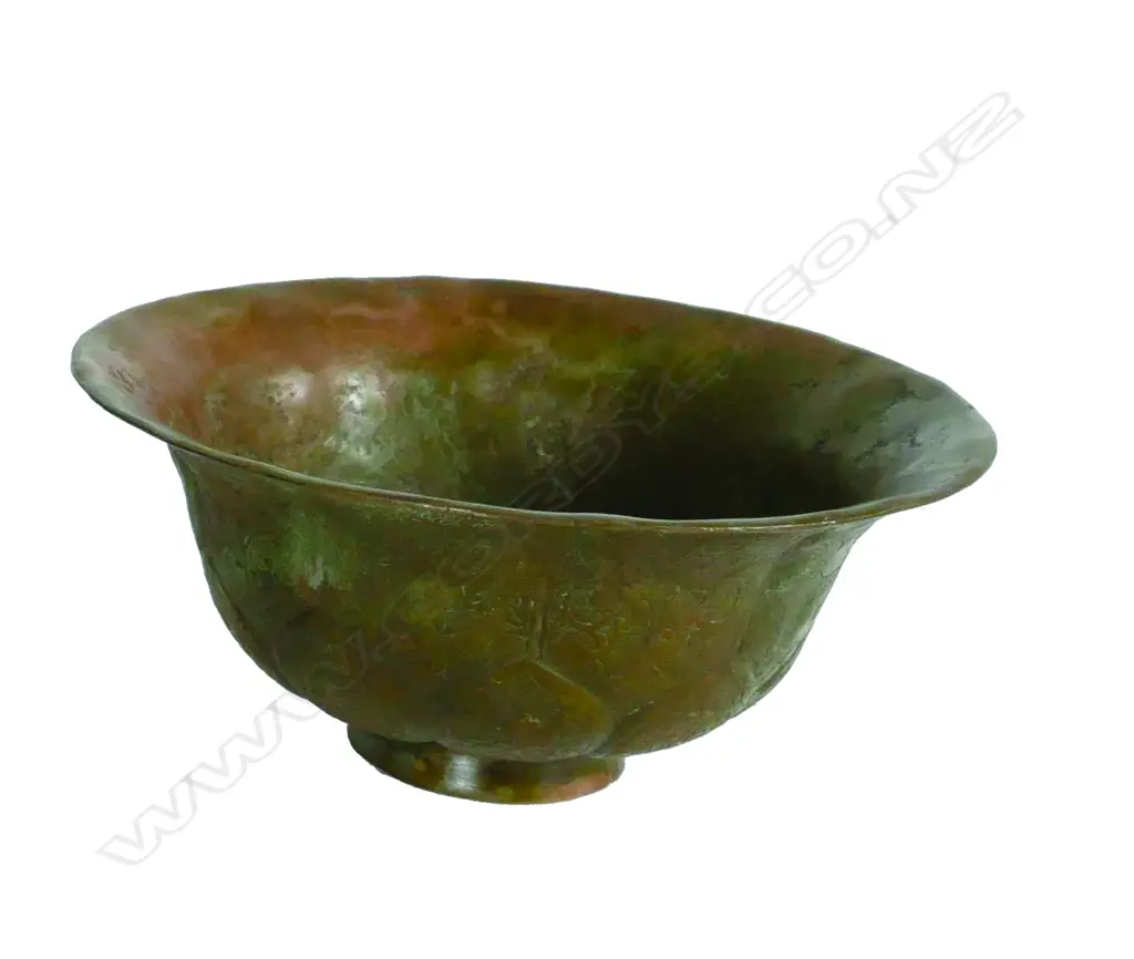 A Chinese bronze offering bowl Image 1++