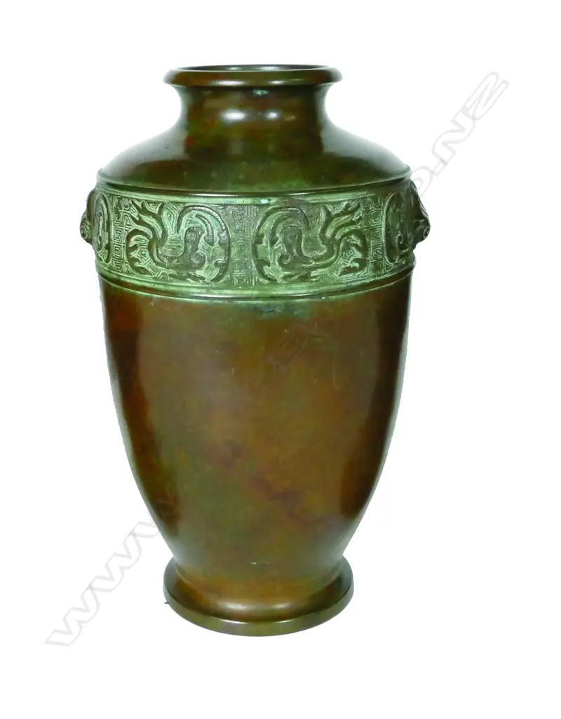 A Chinese bronze vase Image 1++