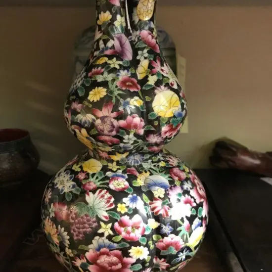 A Chinese porcelain bottle vase