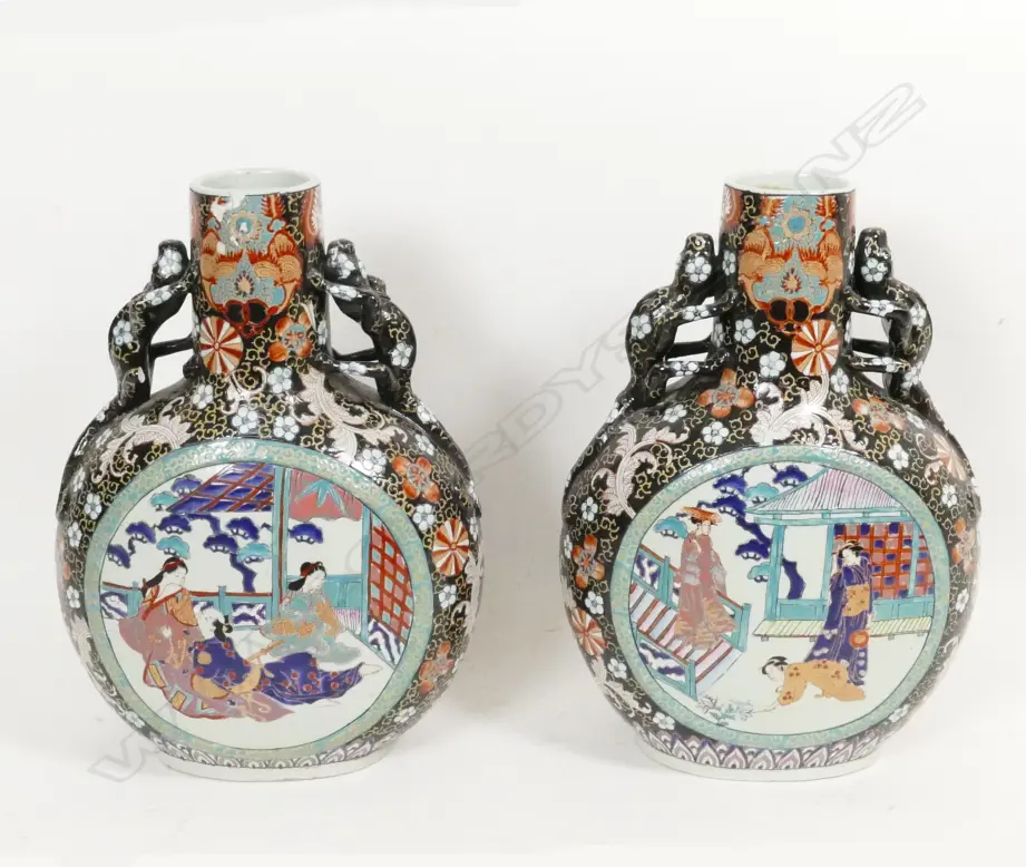 A pair of moon flask vases Image 1++