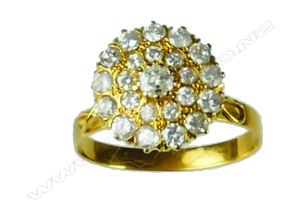 A 20ct gold and diamond cluster ring Image 1++