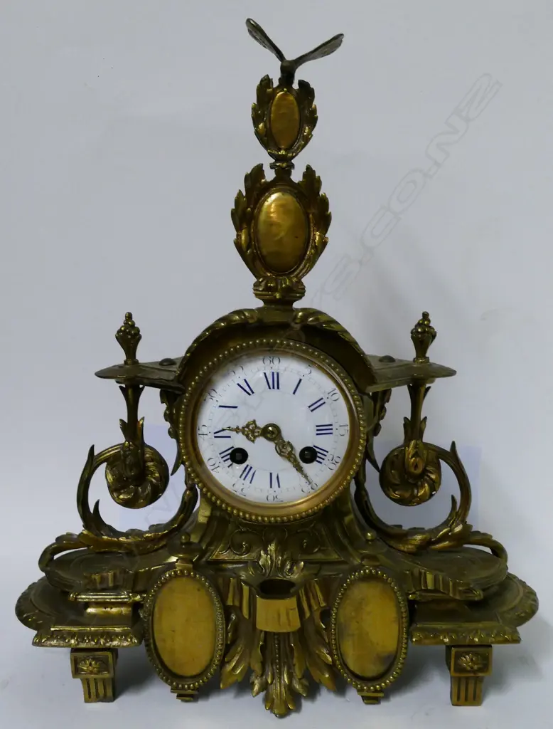 A French Louis XV style mantel clock Image 1++