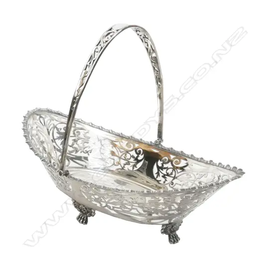 An Edwardian silver bread basket