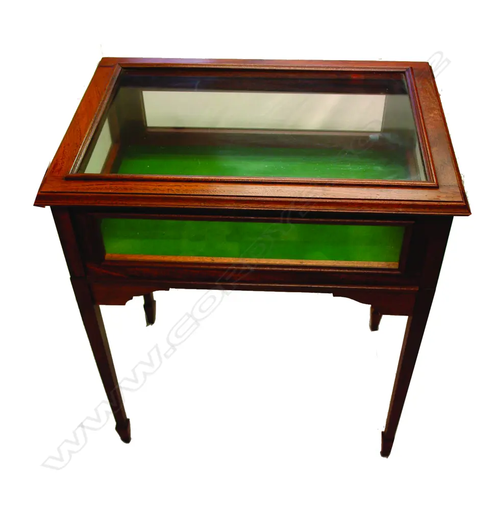 An Edwardian mahogany table vitrine Image 1++