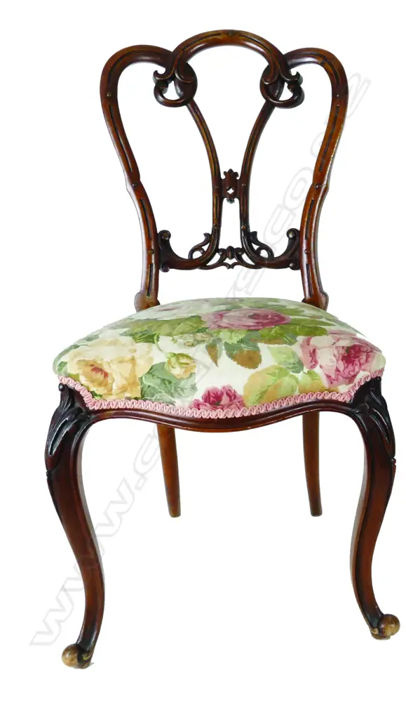 Four Victorian walnut dining chairs Image 1++