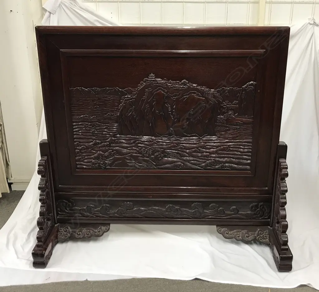 A carved Oriental rosewood standing screen Image 1++