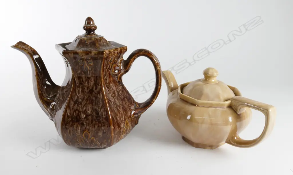 Two Temuka Ware pots Image 1++