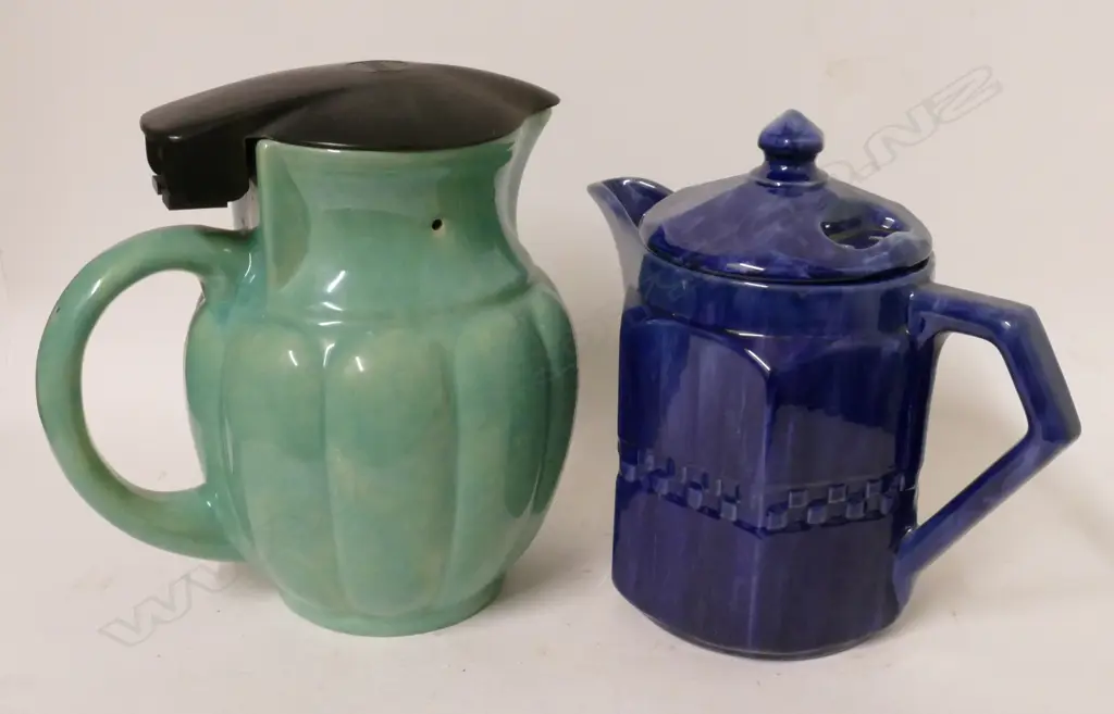 Two Temuka Ware electric jugs Image 1++