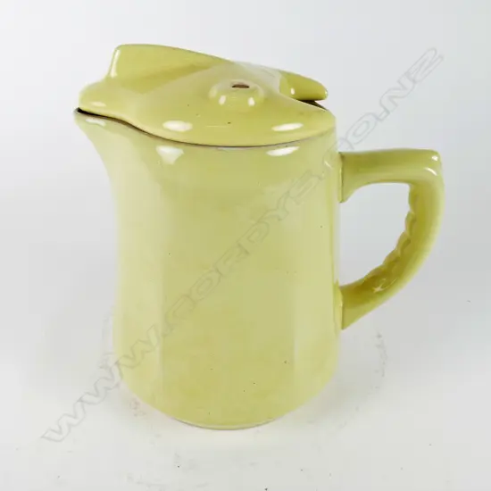 Ambrico pale yellow glazed electric jug