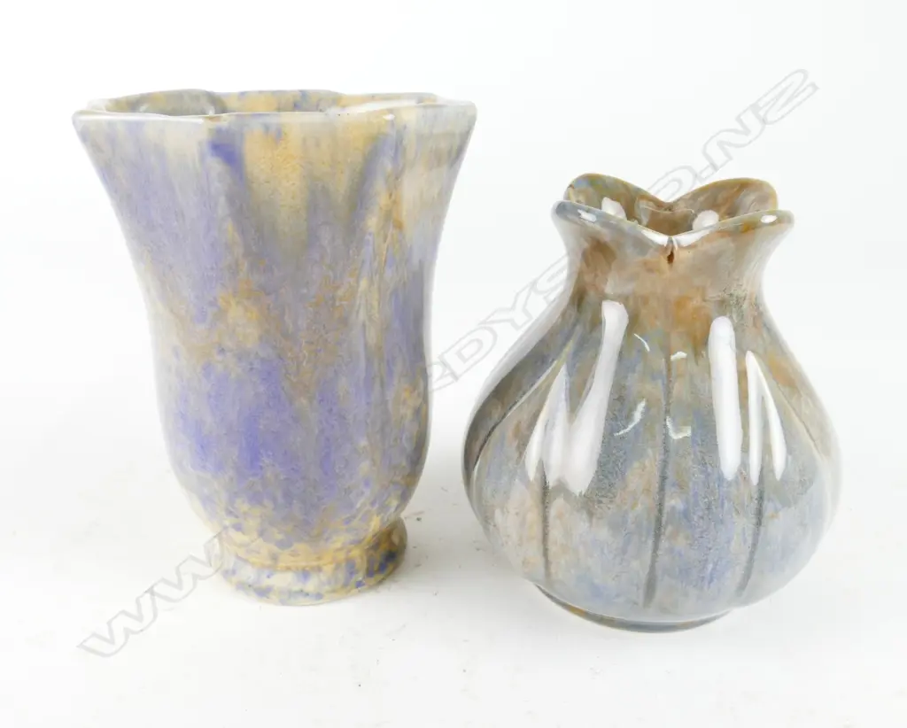 Two early Crown Lynn vases Image 1++