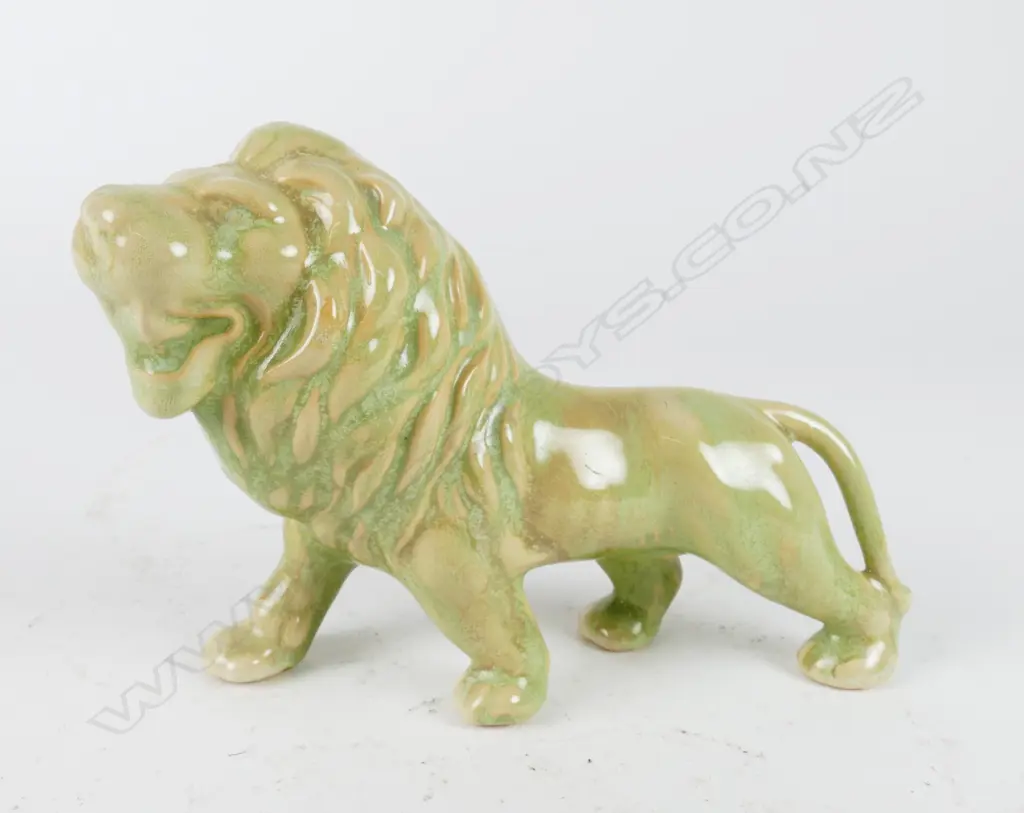 An early Crown Lynn lion sculpture Image 1++