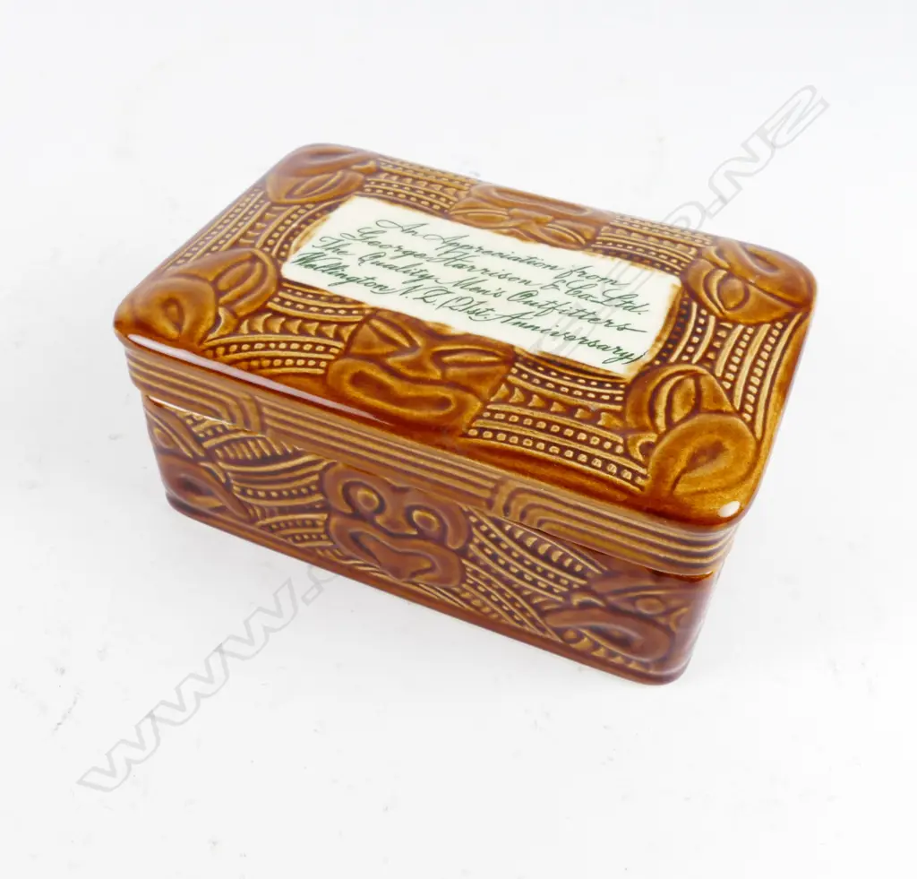 Crown Lynn Wharetana Maori Art Pottery trinket box Image 1++