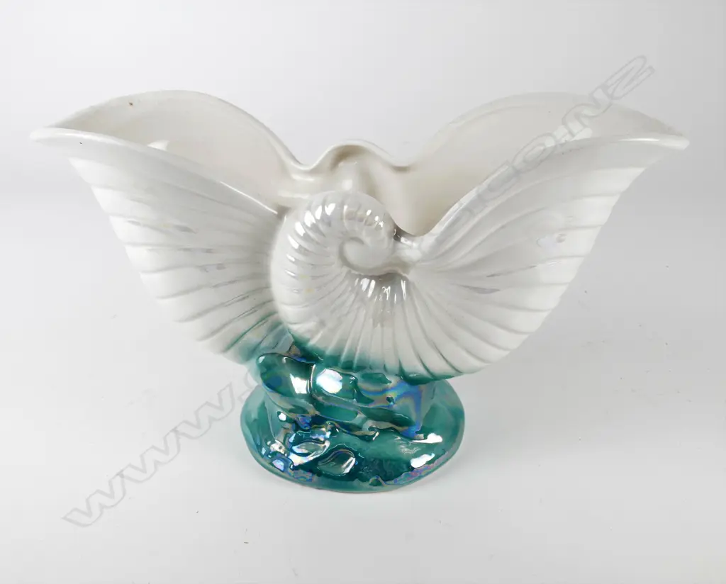 Crown Lynn double nautilis lustre glaze vase Image 1++