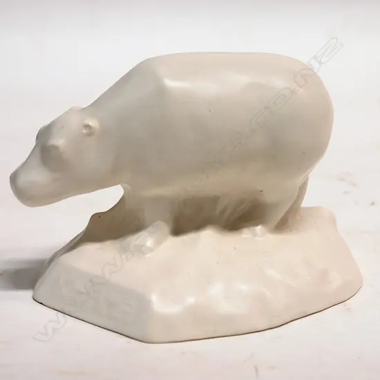 Crown Lynn model of the hippopotamus 'Khama'