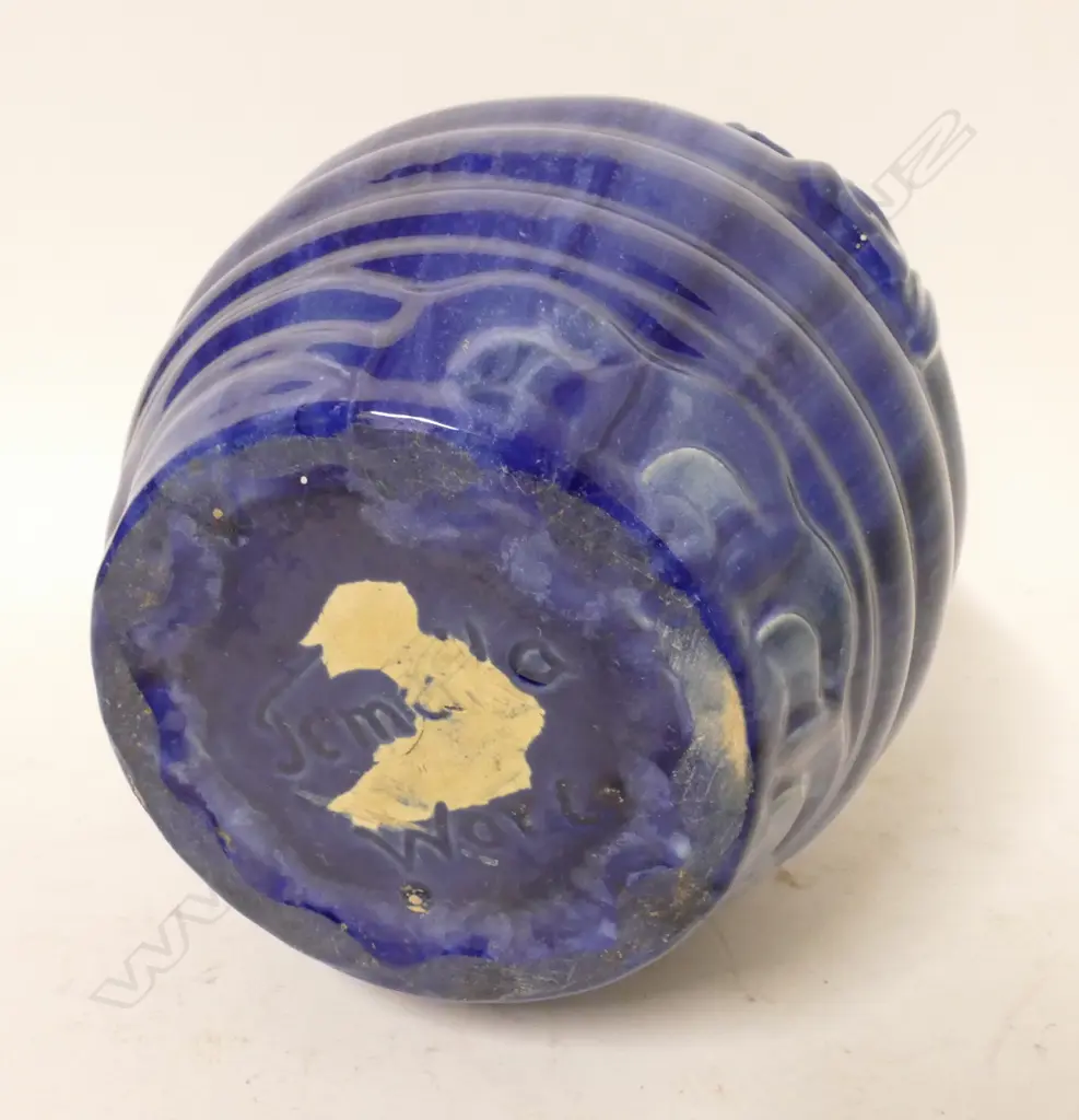 Four Temuka Ware pottery pieces Image 1++