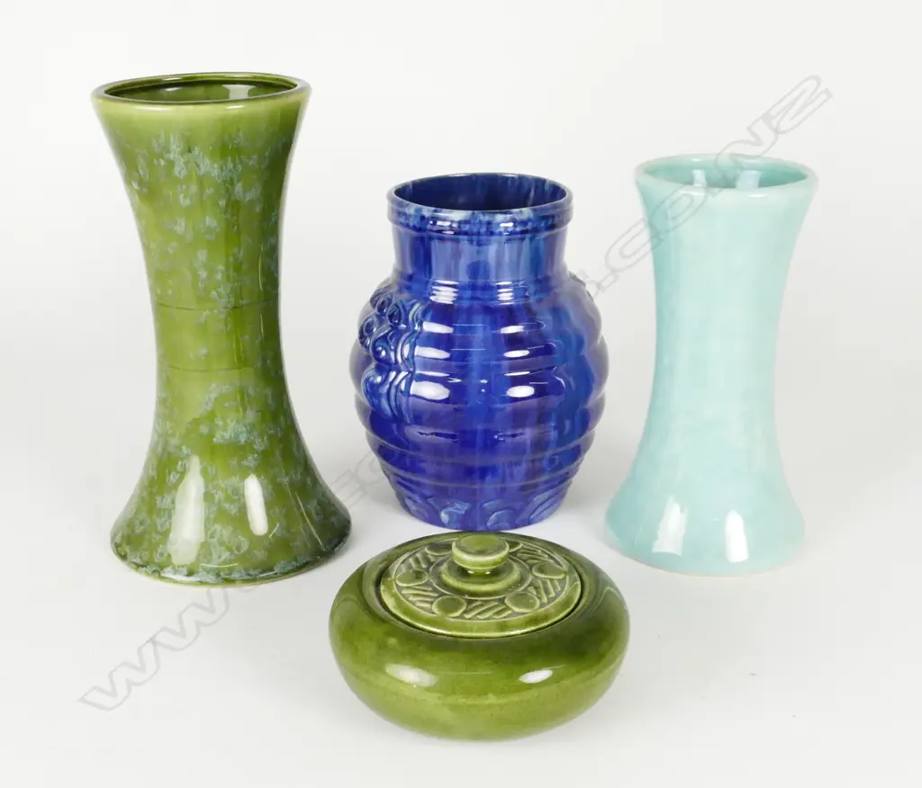 Four Temuka Ware pottery pieces Image 1++