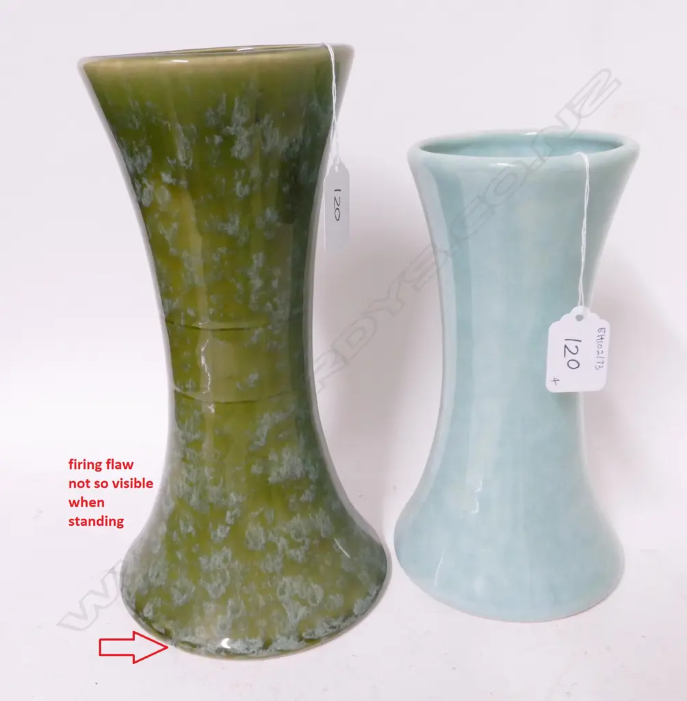 Four Temuka Ware pottery pieces Image 1++