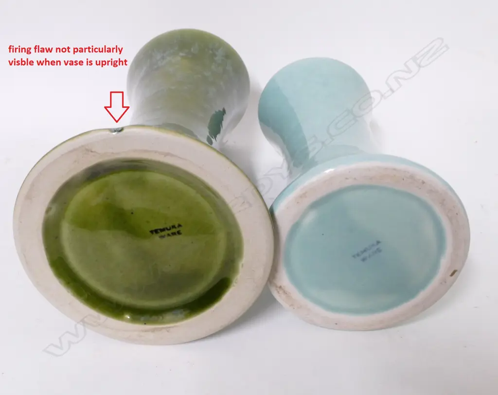 Four Temuka Ware pottery pieces Image 1++