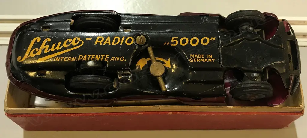 A rare 1930s Schuco #5000 Radio Maybach tinplate wind-up car in original box Image 1++