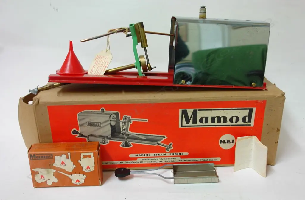 A Mamod 'Marine Steam Engine' in original box Image 1++