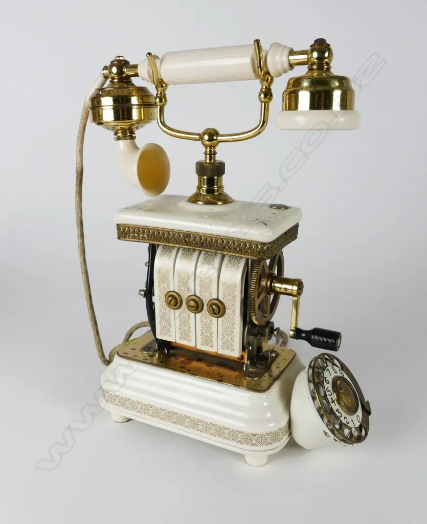 A c.1895 skeleton 'Deluxe Model' desktop telephone Image 1++